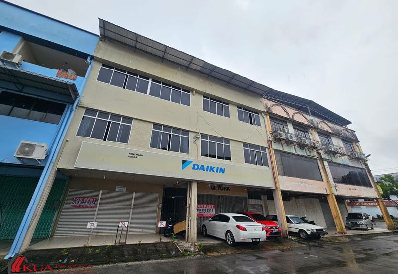 2 Units of Triple Storey Shoplot For Rent! Located at Ang Cheng Ho, near Hock Lee Centre