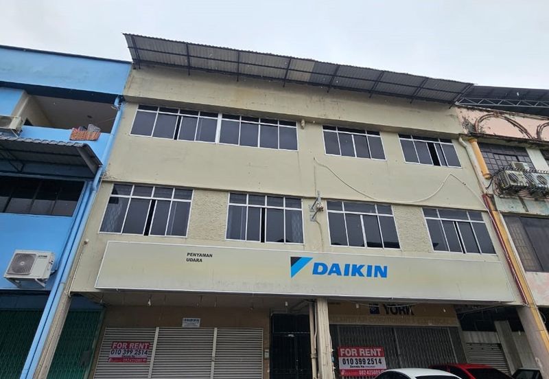 2 Units of Triple Storey Shoplot For Rent! Located at Ang Cheng Ho, near Hock Lee Centre