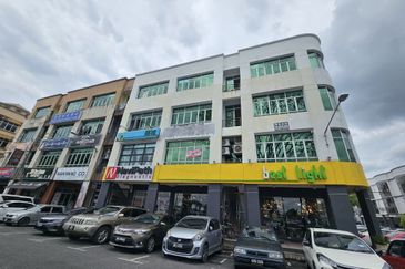 First Floor Intermediate Shoplot/Office For Rent! Located at Jalan Tun Ahmad Zaidi Adruce