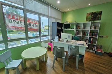 First Floor Intermediate Shoplot/Office For Rent! Located at Jalan Tun Ahmad Zaidi Adruce