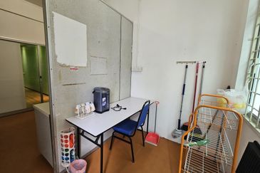First Floor Intermediate Shoplot/Office For Rent! Located at Jalan Tun Ahmad Zaidi Adruce