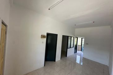 Single Storey Terrace Corner House For Sale Located at Samarindah , Kota Samarahan