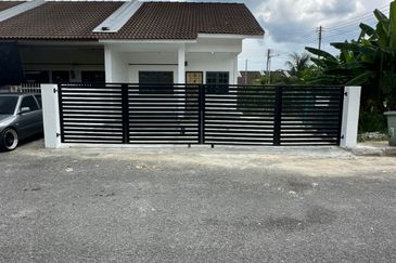 Single Storey Terrace Corner House For Sale Located at Samarindah , Kota Samarahan