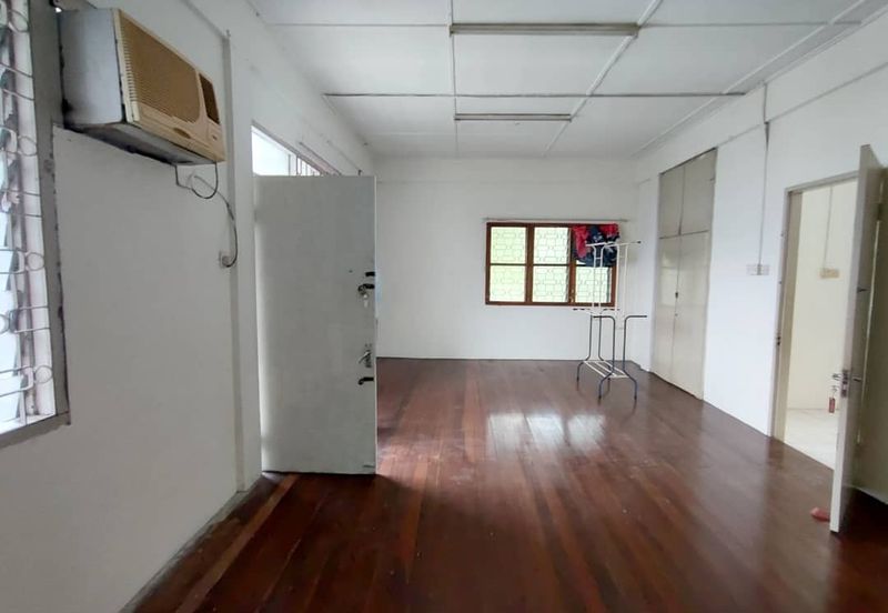 Double Storey Semi Detached House For Sale! Located at Jalan Foochow No.1