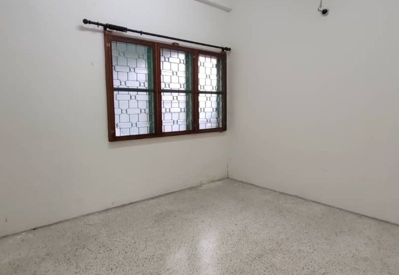 Double Storey Semi Detached House For Sale! Located at Jalan Foochow No.1