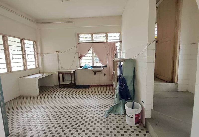 Double Storey Semi Detached House For Sale! Located at Jalan Foochow No.1