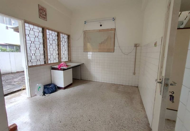 Double Storey Semi Detached House For Sale! Located at Jalan Foochow No.1