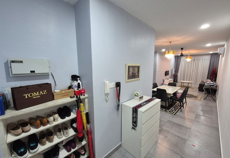 Prima Premier Matang Apartment For Sale!