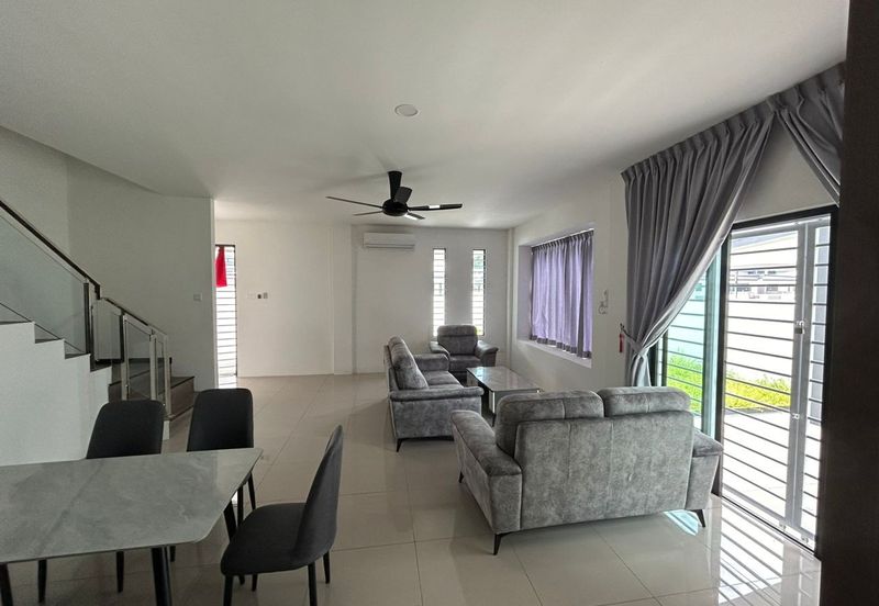 Double Storey Terrace Corner For Rent! Located at Uni Garden, Samarahan 
