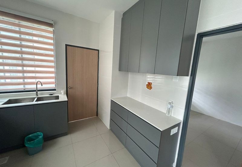Double Storey Terrace Corner For Rent! Located at Uni Garden, Samarahan 