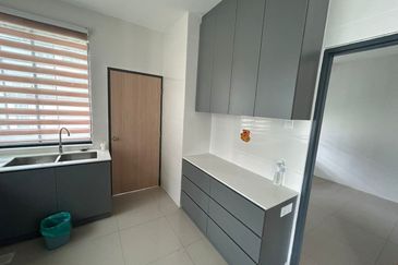 Double Storey Terrace Corner For Rent! Located at Uni Garden, Samarahan 