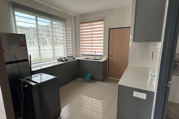 Double Storey Terrace Corner For Rent! Located at Uni Garden, Samarahan 