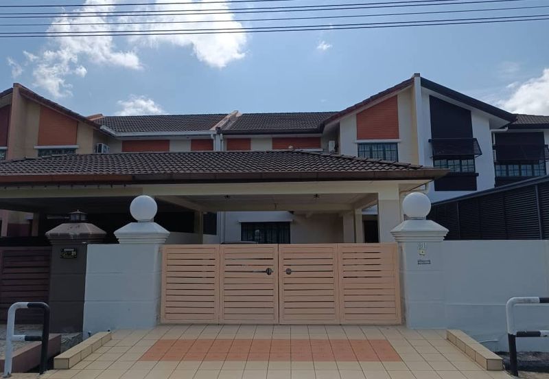 Extra Large Double Storey Intermediate House For Sale!  Located at Matang Avenue, Opposite Metrocity Matang