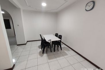 Double Storey Terrace Intermediate House For Rent! Located at Jalan Song, Kuching