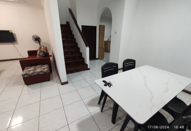 Double Storey Terrace Intermediate House For Rent! Located at Jalan Song, Kuching