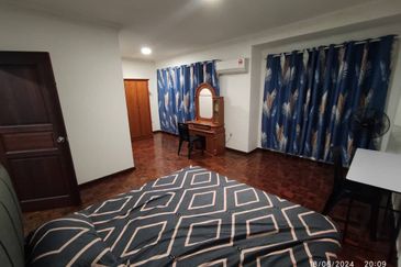 Double Storey Terrace Intermediate House For Rent! Located at Jalan Song, Kuching