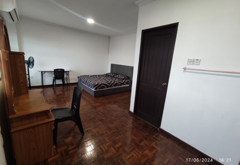 Double Storey Terrace Intermediate House For Rent! Located at Jalan Song, Kuching