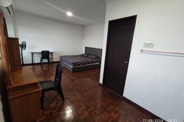 Double Storey Terrace Intermediate House For Rent! Located at Jalan Song, Kuching