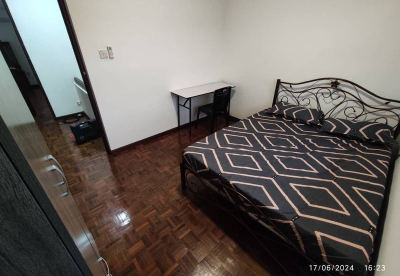 Double Storey Terrace Intermediate House For Rent! Located at Jalan Song, Kuching