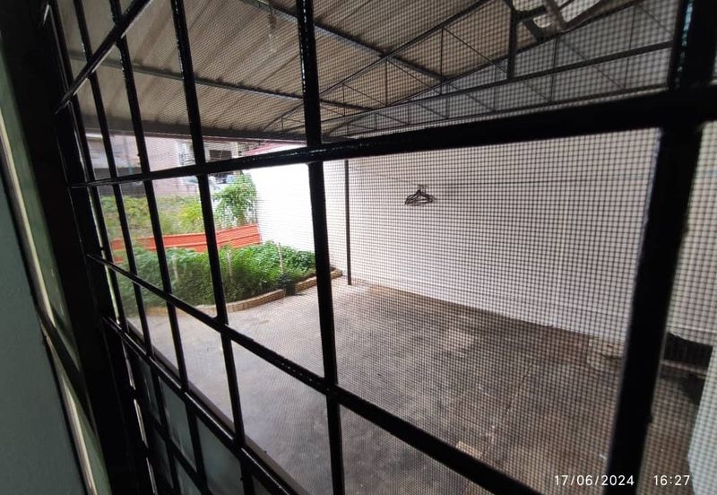 Double Storey Terrace Intermediate House For Rent! Located at Jalan Song, Kuching