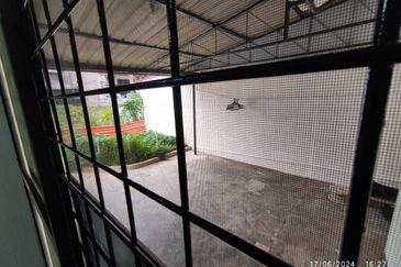 Double Storey Terrace Intermediate House For Rent! Located at Jalan Song, Kuching