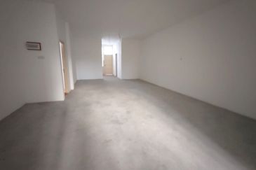 Second Floor Intermediate House For Rent! Located at 7th Mile