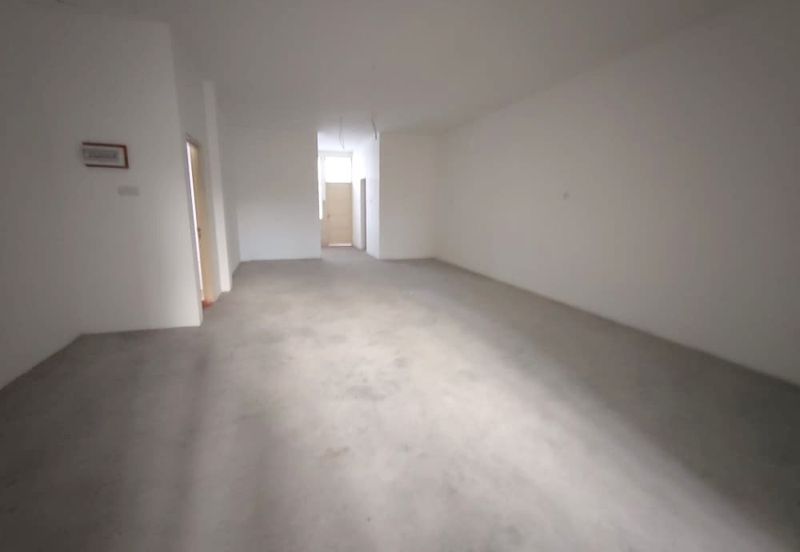 Second Floor Intermediate House For Rent! Located at 7th Mile