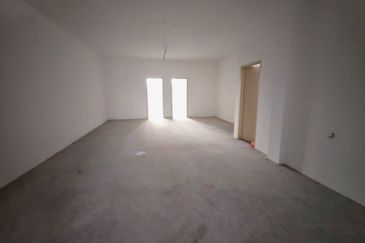 Second Floor Intermediate House For Rent! Located at 7th Mile