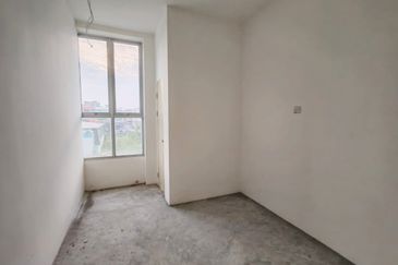 Second Floor Intermediate House For Rent! Located at 7th Mile