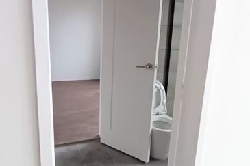 Brand New Double storey Terrace Corner House For Rent! Located at Urban Heights, Jalan Stephen Yong