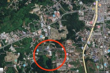 Hilly Land FOR SALE !!  Jalan Batu Kitang / Jalan Kuching - Bau 