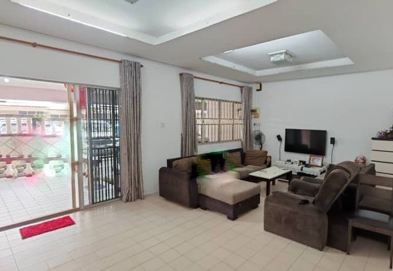  Double Storey Terrace Intermediate House For Sale! Located at Lorong Seng Goon, Jalan Keretapi
