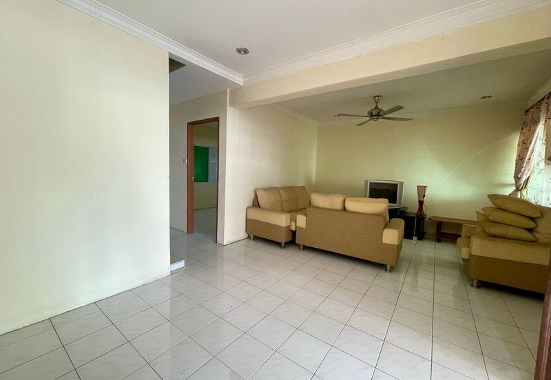 Double Storey Terrace Intermediate for Sale  Located at Everbright Estate