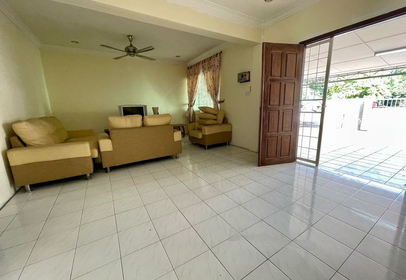Double Storey Terrace Intermediate for Sale  Located at Everbright Estate