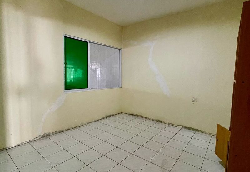 Double Storey Terrace Intermediate for Sale  Located at Everbright Estate