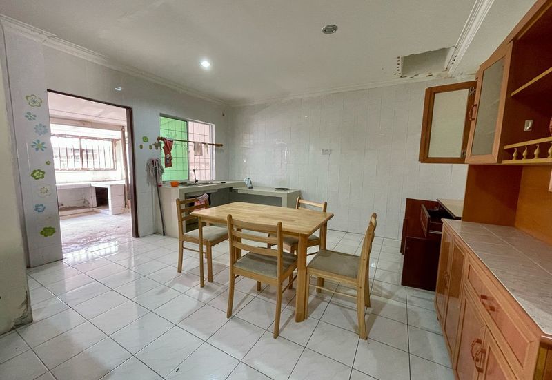 Double Storey Terrace Intermediate for Sale  Located at Everbright Estate