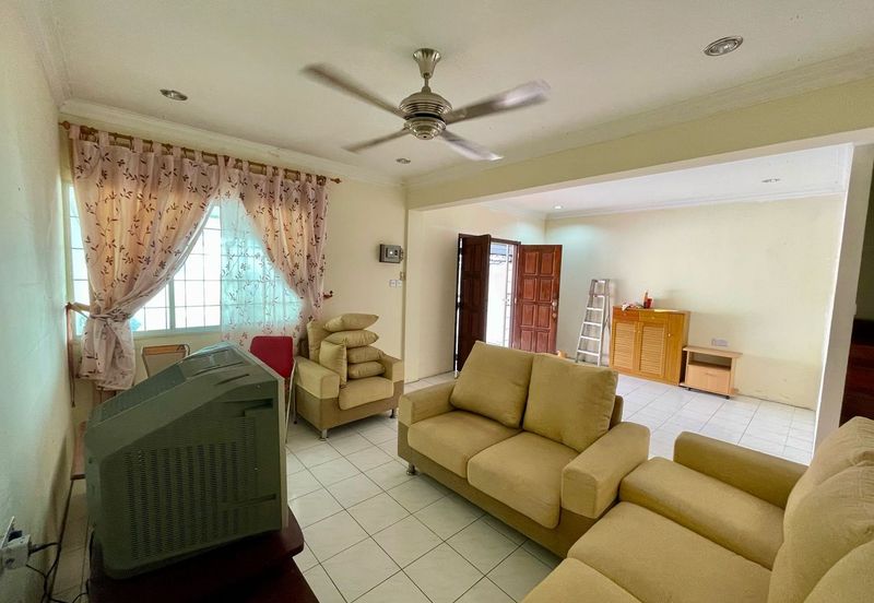 Double Storey Terrace Intermediate for Sale  Located at Everbright Estate