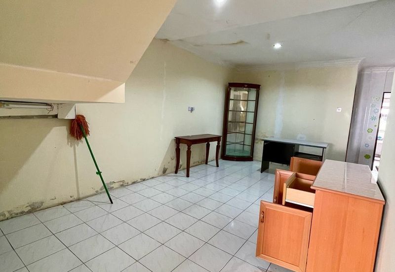 Double Storey Terrace Intermediate for Sale  Located at Everbright Estate