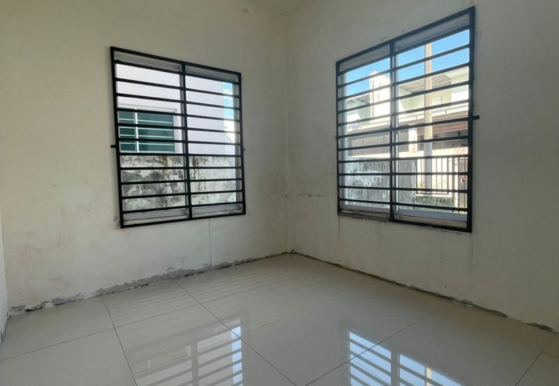 Joyous Park Single Storey House (9th Miles) For Sale!