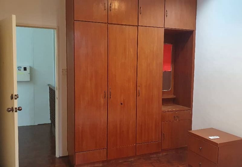 Double Storey Semi-Detached House For Sale! Location : Mabel Garden, Jalan Laksamana, Kuching