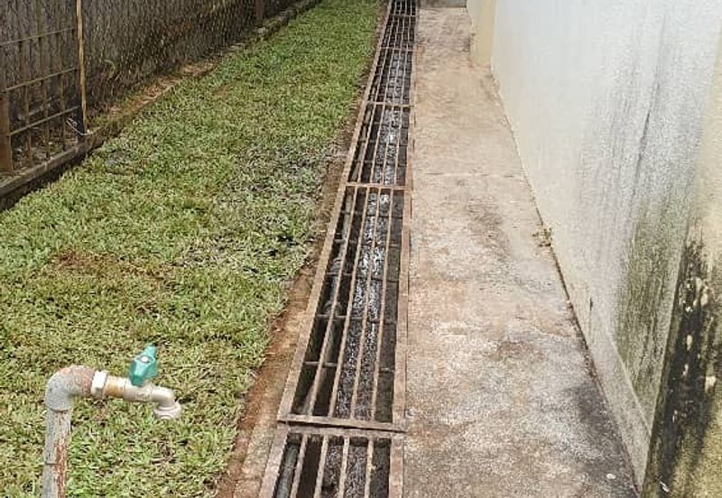 Double Storey Semi-Detached House For Sale! Location : Mabel Garden, Jalan Laksamana, Kuching