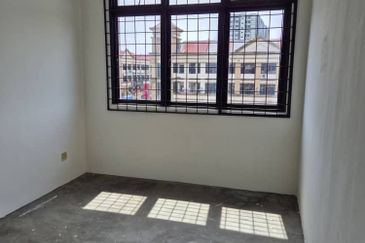 Third Floor Intermediate Shoplot For Sale Located at MJC, Batu Kawa