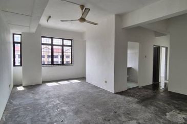 Third Floor Intermediate Shoplot For Sale Located at MJC, Batu Kawa