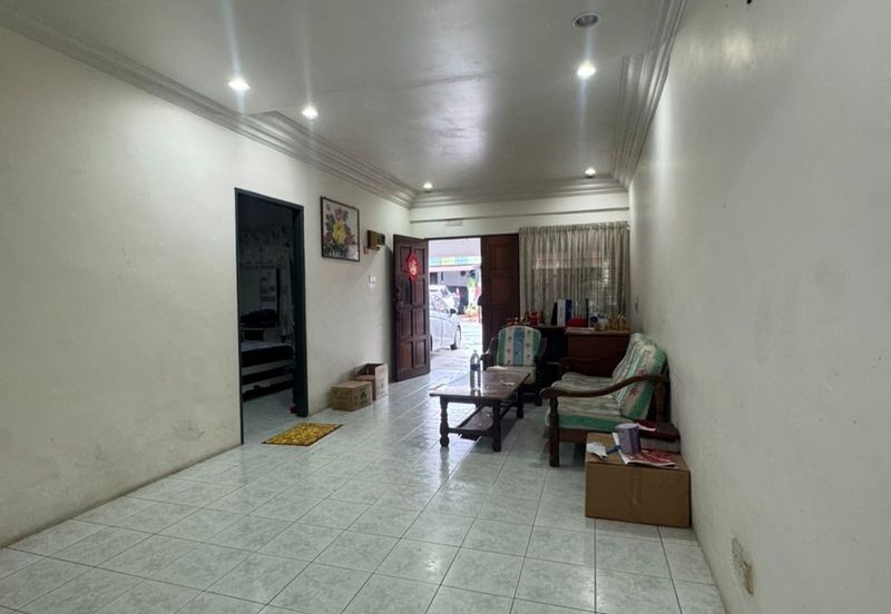 Single storey Terrace Intermediate House For Sale! Located at Taman  Bdc housing Stampin 