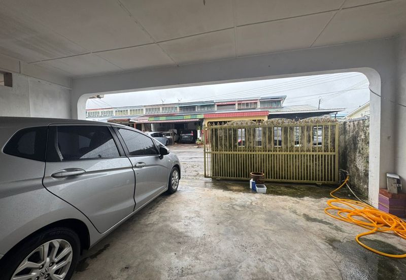 Single storey Terrace Intermediate House For Sale! Located at Taman  Bdc housing Stampin 