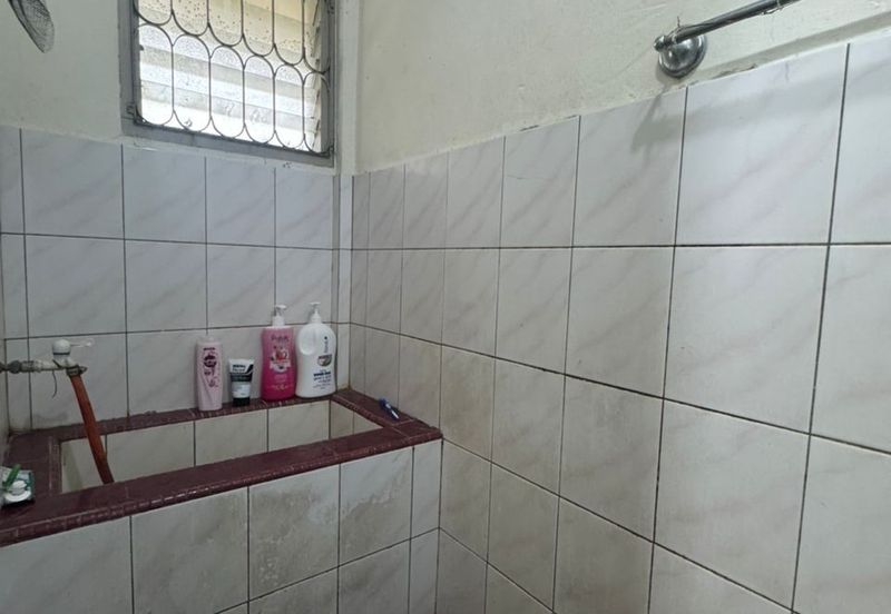 Single storey Terrace Intermediate House For Sale! Located at Taman  Bdc housing Stampin 