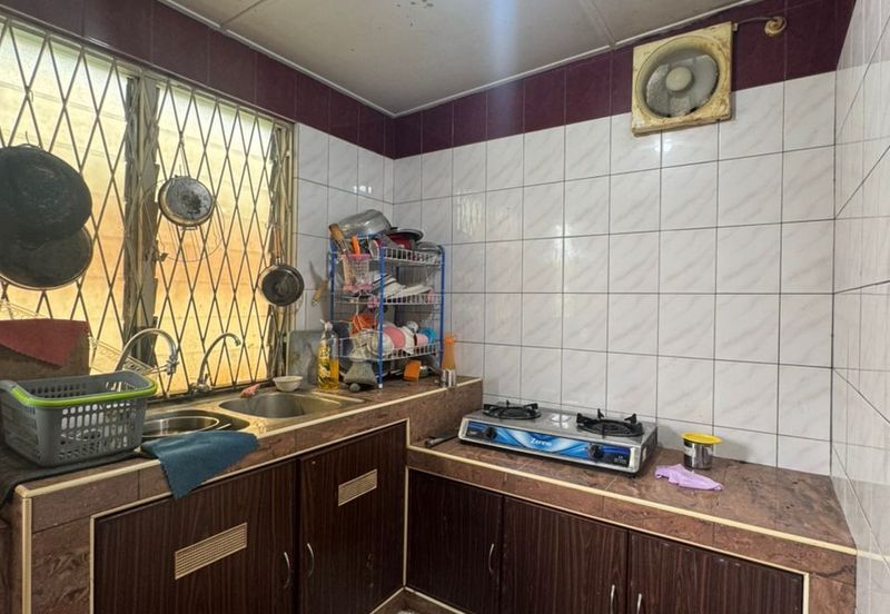 Single storey Terrace Intermediate House For Sale! Located at Taman  Bdc housing Stampin 