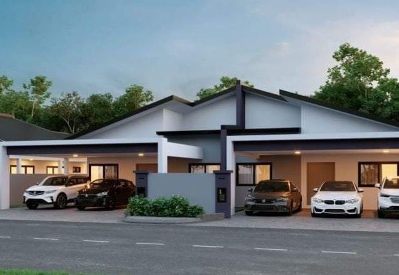 Single Storey Semi-Detached House For Sale!  Location: Blossom Garden, 17th mile Siburan