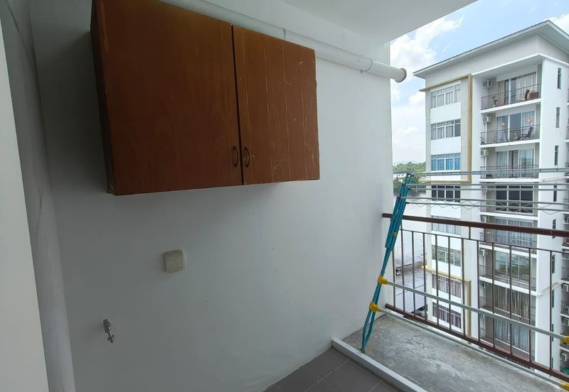 Prima Bintawa Apartment For Sale! Located at Bintawa