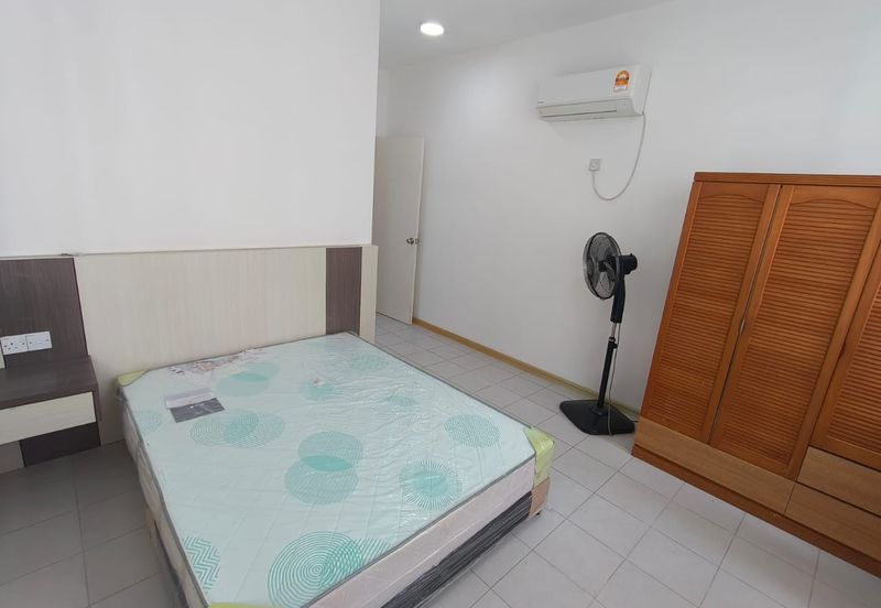 Prima Bintawa Apartment For Sale! Located at Bintawa